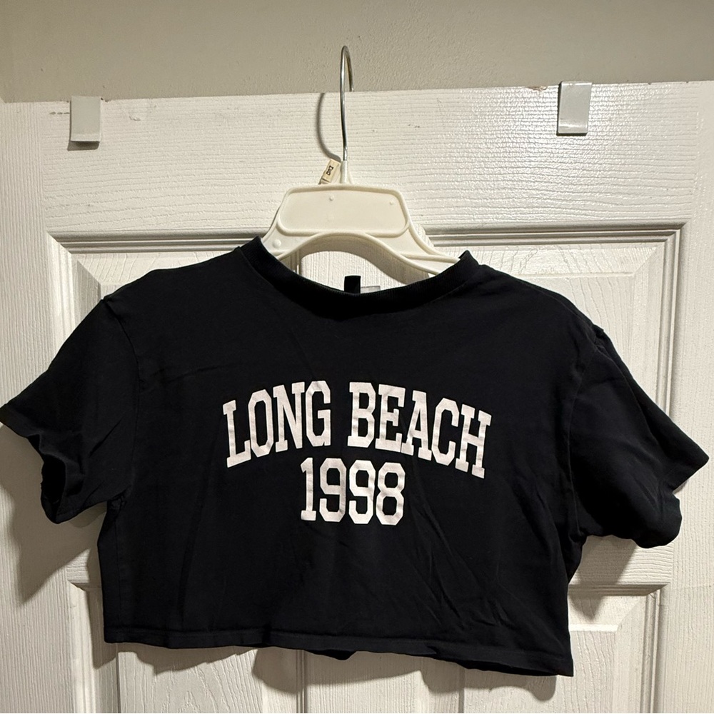 Black crop tee